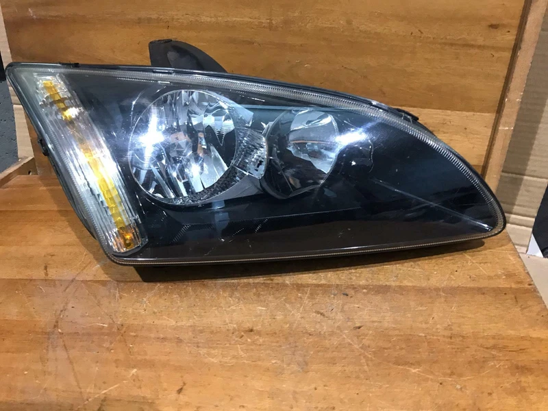 FORD FOCUS 2006 BLACK INSERT DRIVER HEAD LIGHT HEAD LAMP