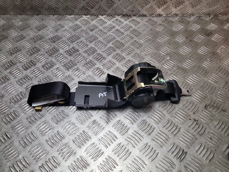 MERCEDES C-CLASS W203 2002-2007 5DR REAR CENTRE SEAT BELT