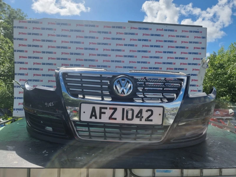 VOLKSWAGEN PASSAT SALOON 4DR MK5 B6 2009 BLACK FRONT BUMPER MARKS