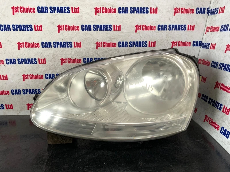 VW JETTA SALOON 4DR FSI MK5 A5 2007 PASSENGER SIDE CHROME INSERT HEAD LIGHT LAMP