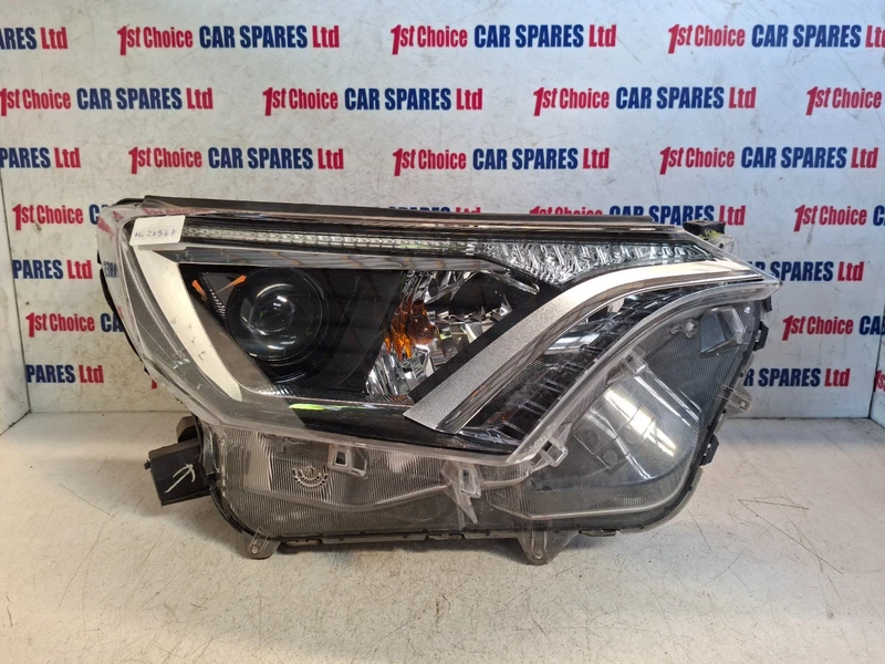 TOYOTA RAV-4 MK4 FL R3V 2018 DRIVER SIDE HALOGEN HEAD LIGHT LAMP *BROKEN*